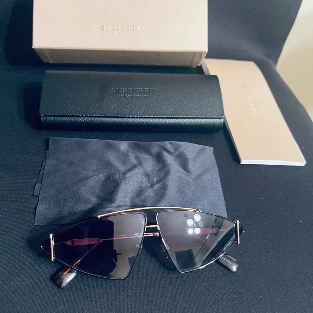 🔥🔥🔥Burberry Sunglasses 68MM - Picture 3 of 16